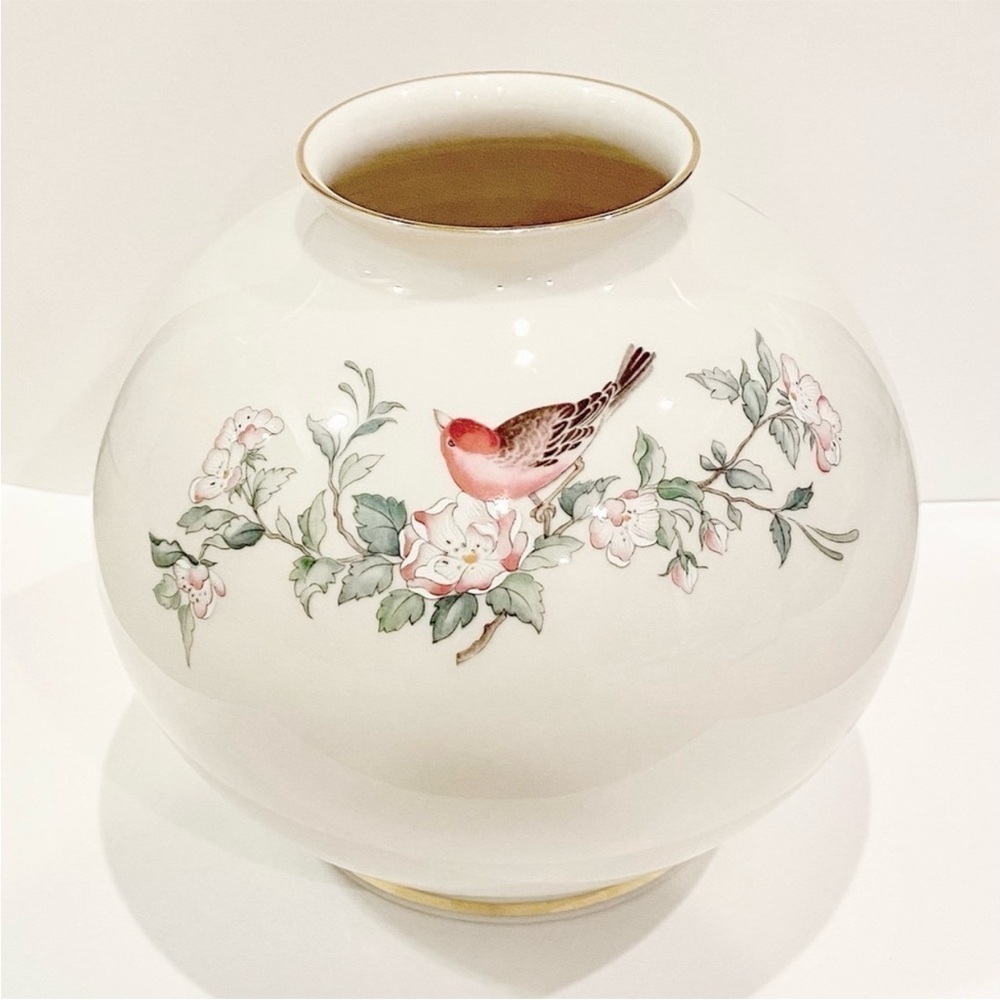 Vintage Lenox Serenade 7” Porcelain Globe‎ Vase - Picture 2 of 9